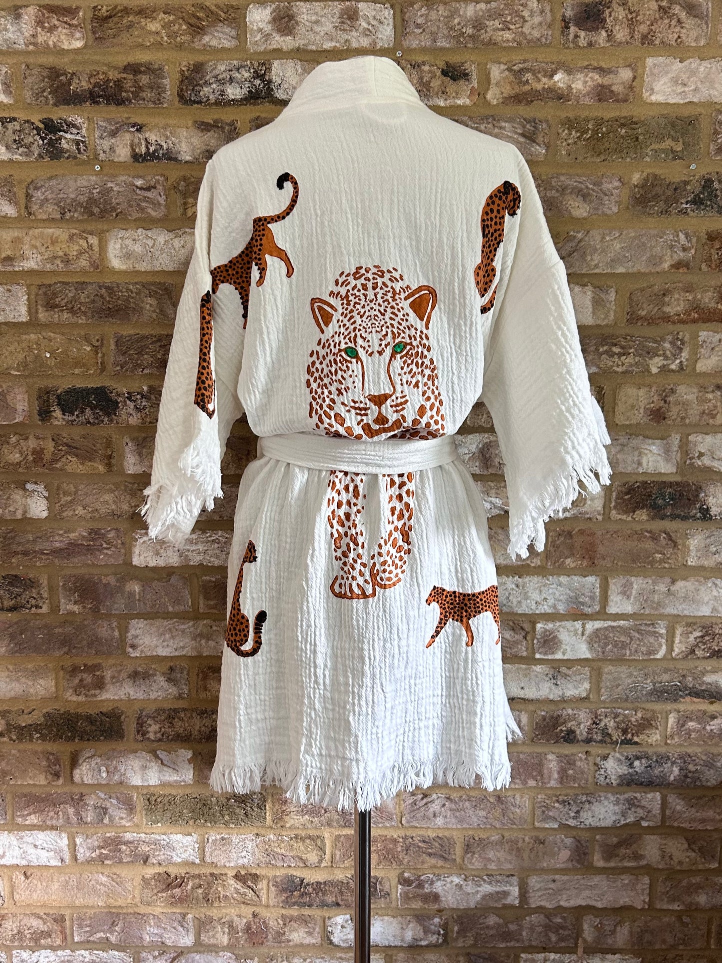 Organic Kimono in White with Cheetah: Short