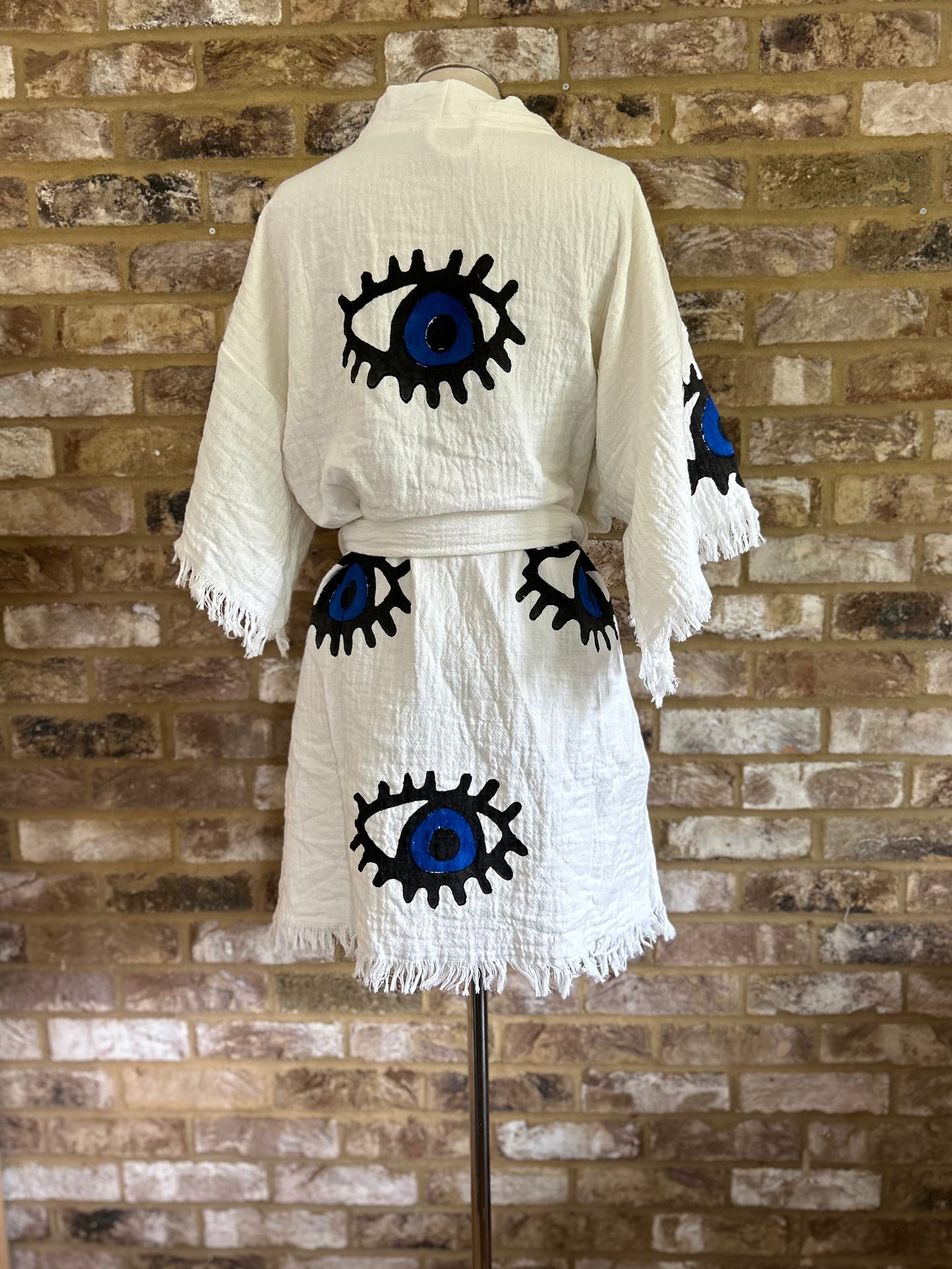 Organic Kimono in White with Dark Blue & Black Eye: Short