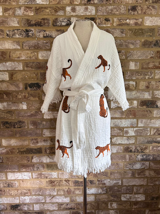 Organic Kimono in White with Cheetah: Short